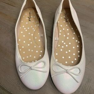 Cat and Jack white dress shoes
